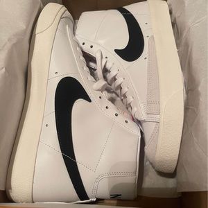 Women’s Nike Blazer size 9, never worn